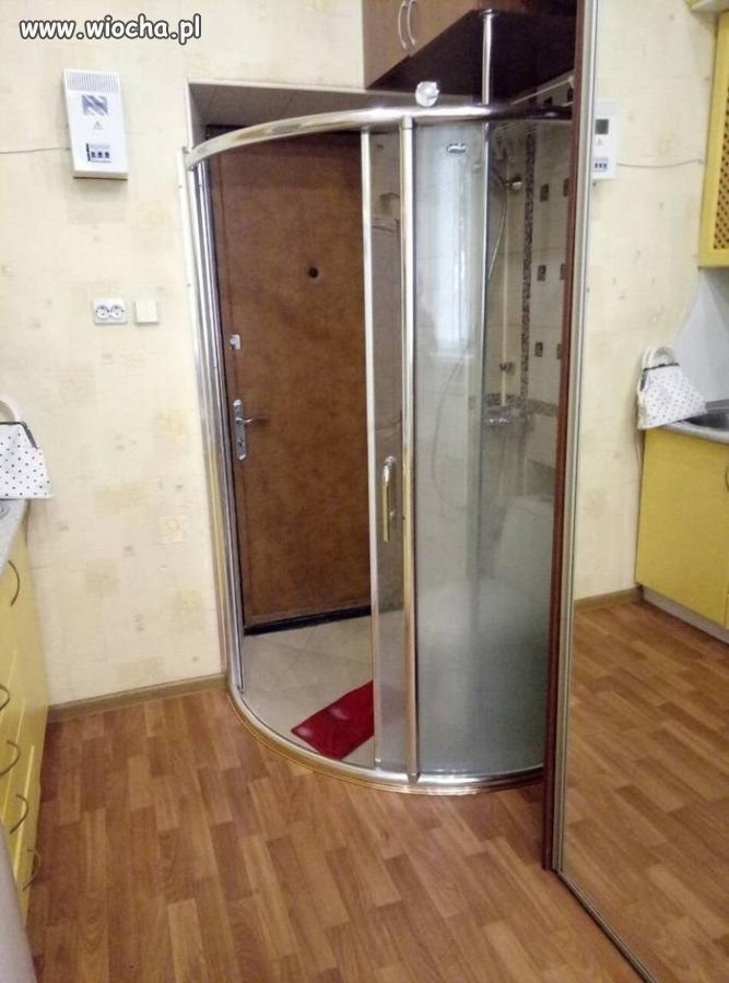 Wejście przez kabinę dezynfekcyjną
