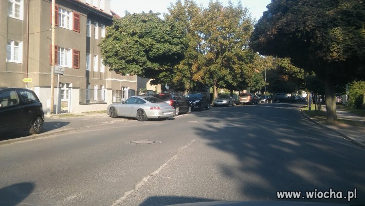 Nysa Wczoraj - Niema miejsca na parkingu ?