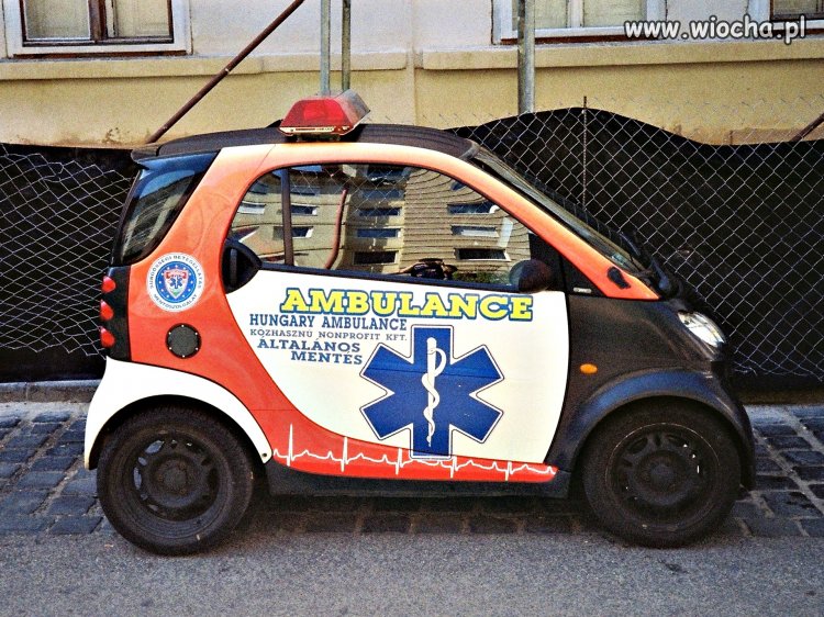 Węgierski Ambulans (Pogotowie Ratunkowe)