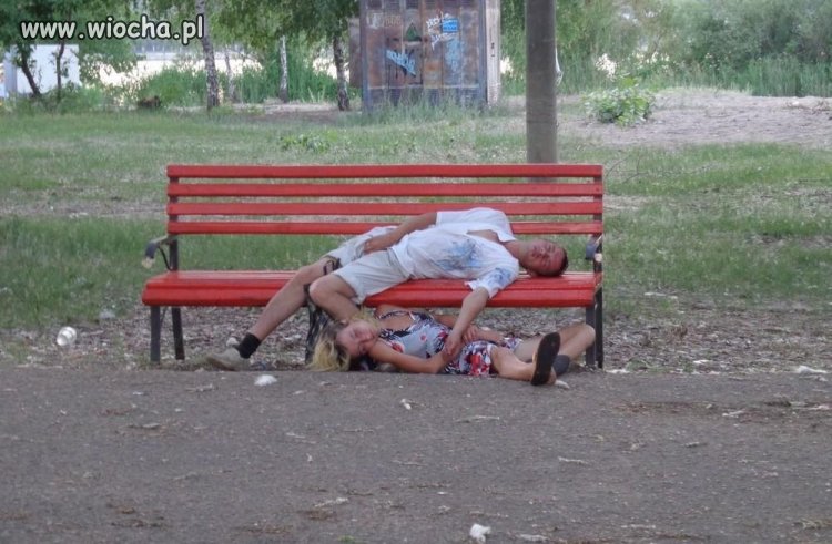 Sprzedam łóżko piętrowe
