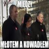 Między młotem a kowadłem