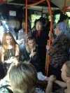 W autobusie.