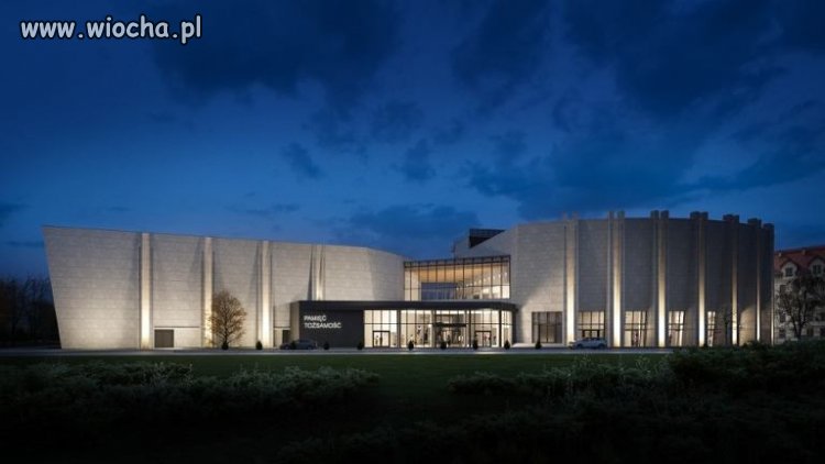 Rydzyk potrzebuje 70 baniek na swoje muzeum