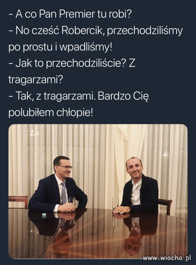 Przechodził z tragarzami 