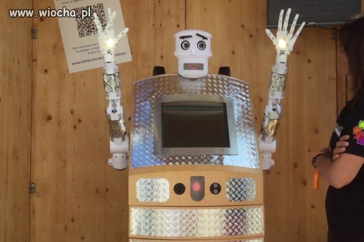 Roboto-kapłan udzieli Ci błogosławieństwa