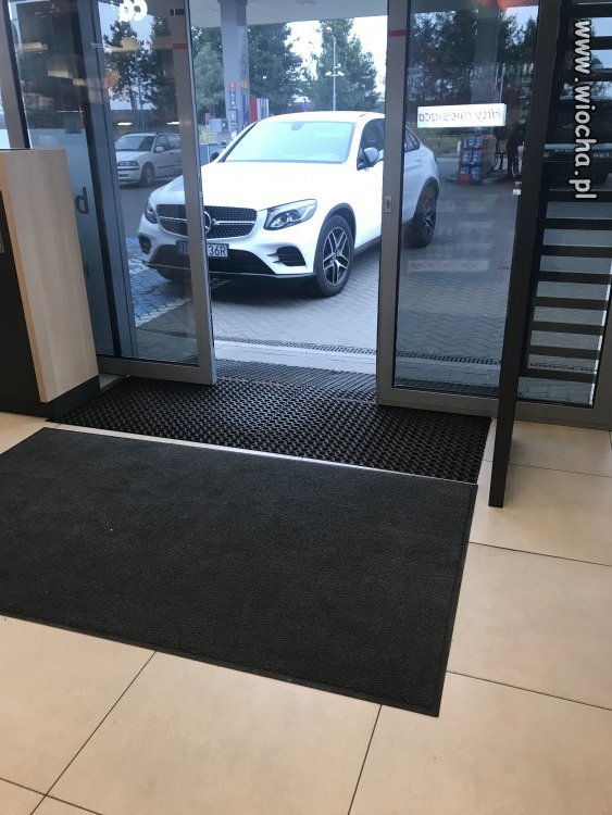 Mistrz parkowania MIERCEDESEM 