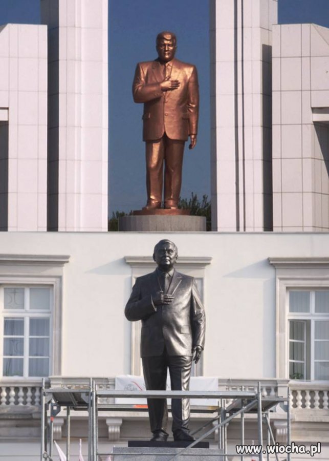 Na górze prezydent Turkmenistanu