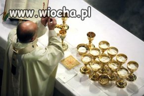 To się kler rozkręca, udział we mszy w nowy rok