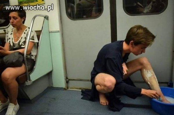 Nogi ogolę w metrze to mogę dłużej pospać