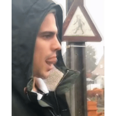 Tak tak...
