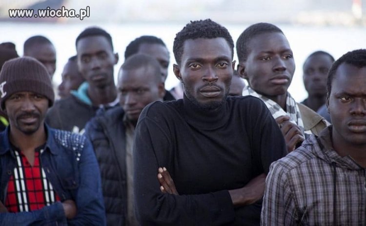 "Ilu migrantów przyjmiemy? Zero" Szef MSW Włoch, 
