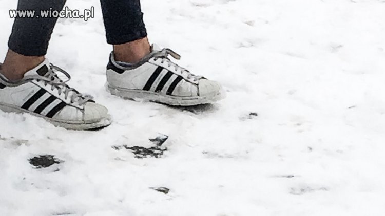 Lekarze przestrzegają, by zimą zamiast na modę, postawić 