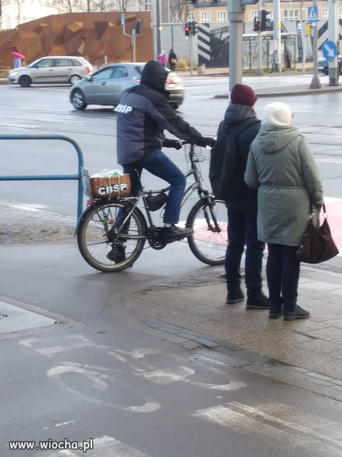 On jeszcze nie wie że ktoś mu to nakleił
