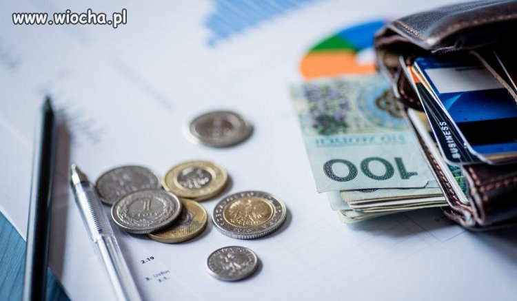 5275 zł tyle wynosi średnia pensja w Polsce