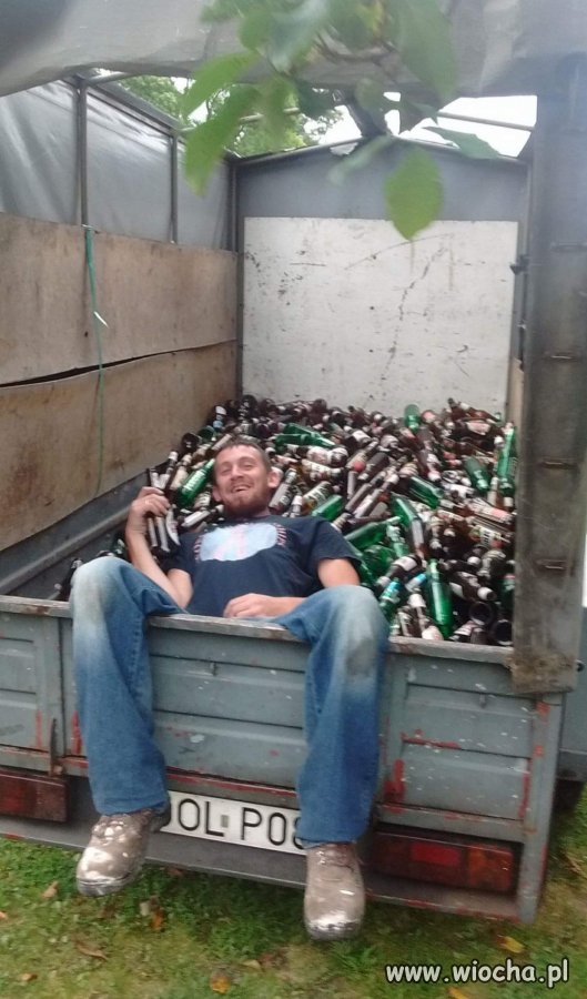 Czy się stoi czy się leży,  1500 się należy...