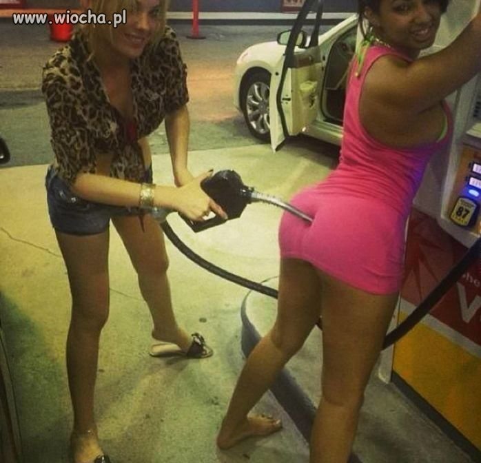 Zastanawiam się, czy to benzyna...