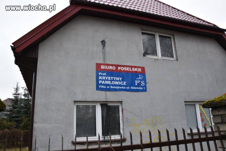 Wywalili Kryśce szybę