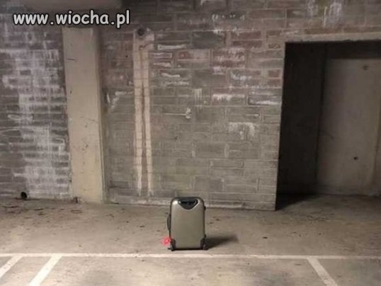Niczym pasażer na lotnisku w Radomiu