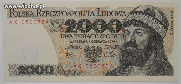 Zarabiam 2200 zł. Typowy cebulak minimalista.