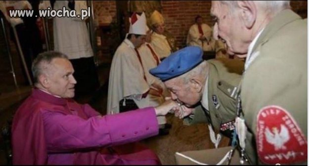 A gdzie szacunek do starszego człowieka,munduru?