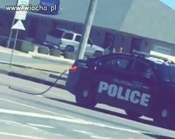 Policja potrafi tankować w USA