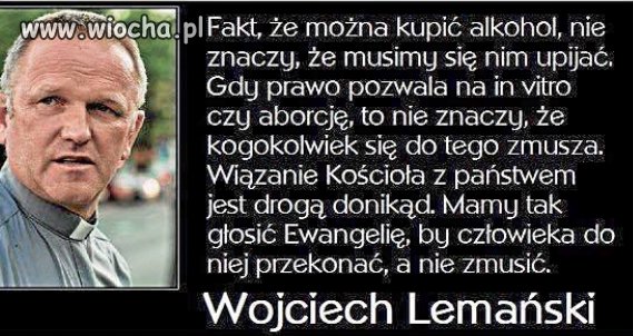 Może na wejściu do sali obrad