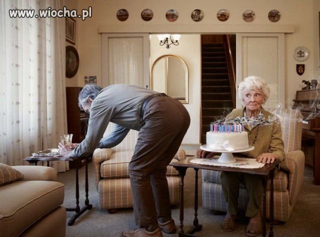 Urodziny zgasiły świece.