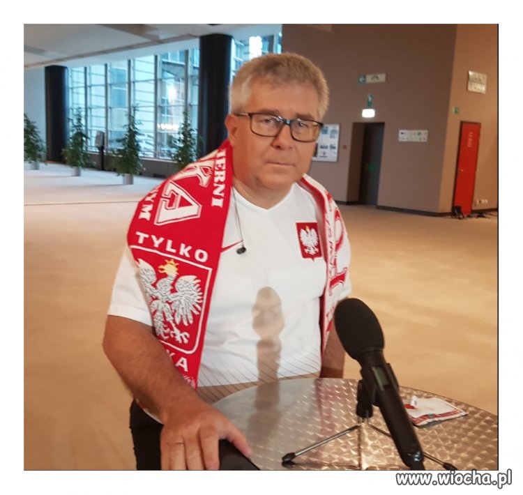 Jakis taki dziwny cień u Obatela...