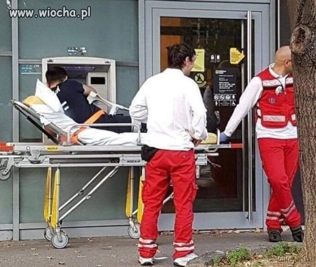 Na bezpłatną służbę zdrowia musi wziąć