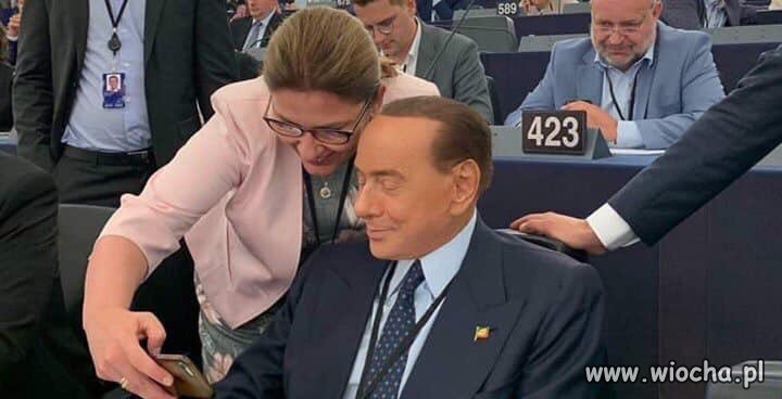 Beata Mazurek wprasza się na bunga-bunga...