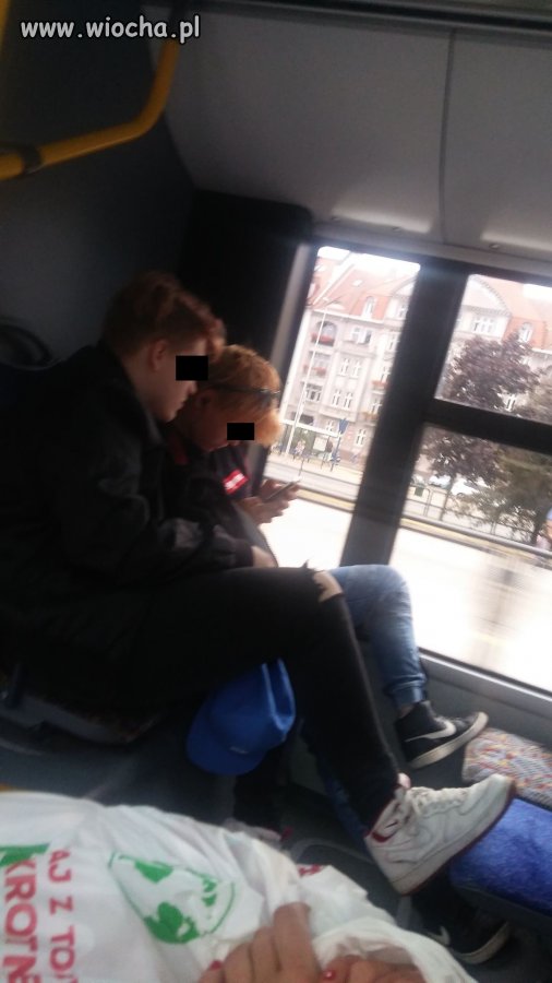 Wieśniaki w bydgoskim autobusie.