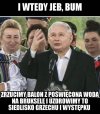 Prezes tłumaczy ciemnemu ludowi zawiłości swojego 