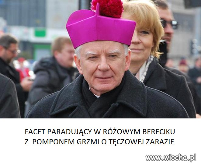 Facet w różowym bereciku