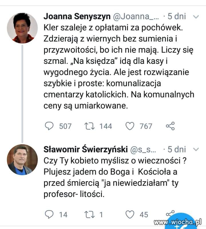 Pluje jadem hahaha
