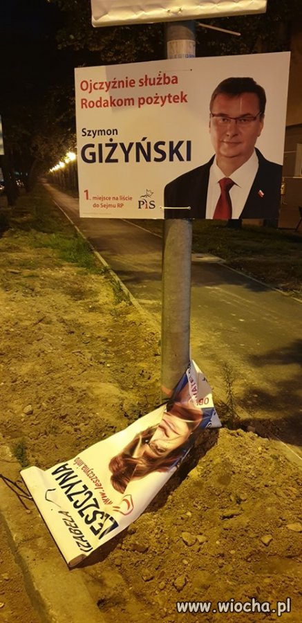 Tak jakby tych słupów