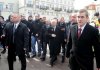 Skoro cały naród tak bardzo kocha Pana prezesa to po co mu ta ochrona?