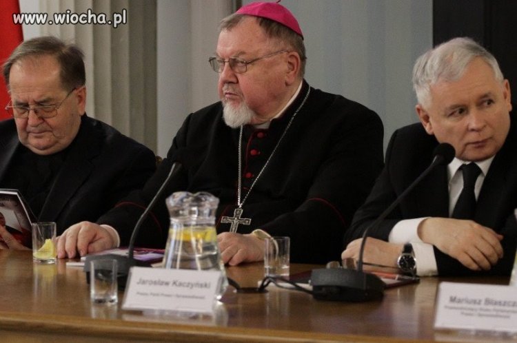 Rok 2020. Niezależna komisja przesłuchuje