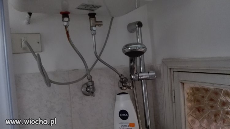 Gniazdko, prysznic, okno...