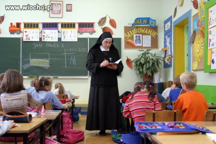 6 miliardów 995 milionów zł na etaty katechetów