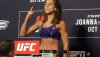 Joanna Jędrzejczyk obwiesza się różańcem.