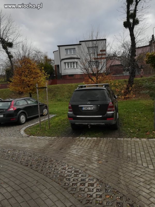 Parkowanie pod UM Rydułtowy niby bogaty ale tępy