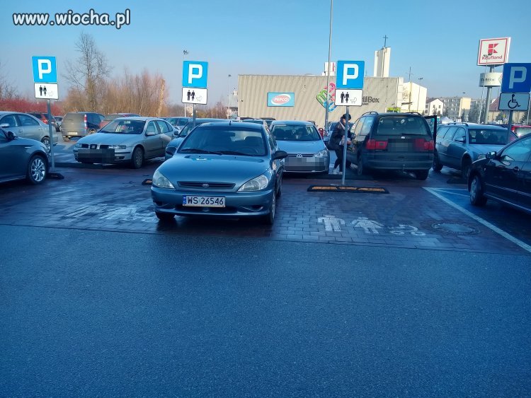 Oczywiście przyjechał bez dziecka