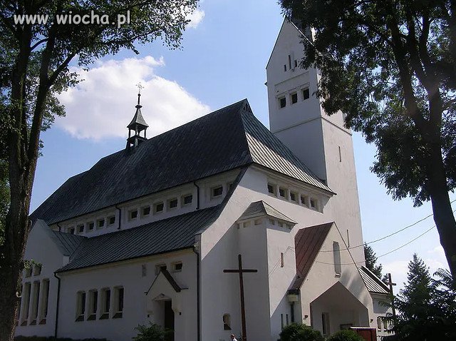 Proboszcz zbiera na drzwi i wyzywa parafian od skąpców