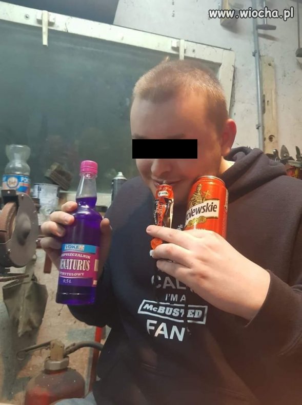 Wąchanie kleju oraz degustacja denaturatu