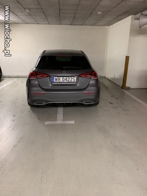 Mam drogie auto, słoma w butach nie przeszkadza bo
