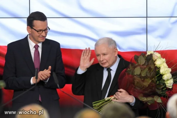 Der Spiegel: Władcy Polski oszukują własny naród