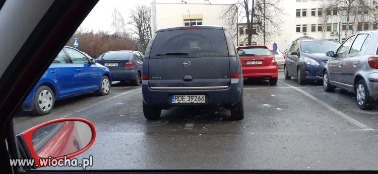 Parking przy szpitalu w Dębicy