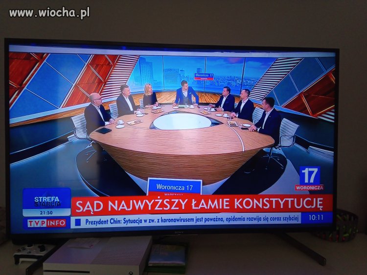 Przepraszam, chwileczkę... Kto łamie konstytucję?