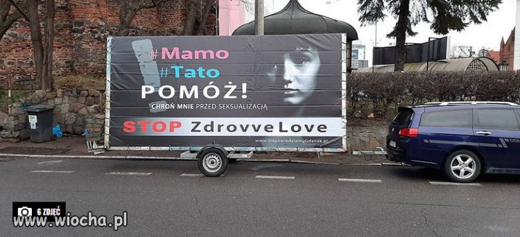 Fanatycy religijni straszą na ulicy.