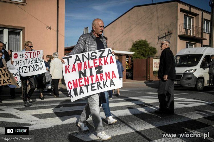 Kościół chce fortunę za pogrzeb na cmentarzu w Brzezinach.